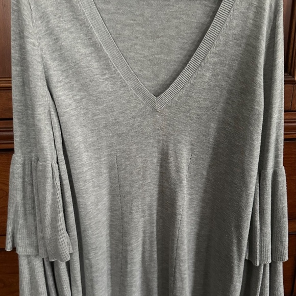Chelsea28 Gray V Neck Cashmere Sweater Tunic Layered Bell Sleeves Size L NWOT - Picture 1 of 7